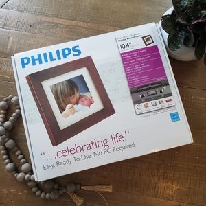 Philips Home Essential 10.4" LCD Panel Digital Brown Wood PhotoFrame